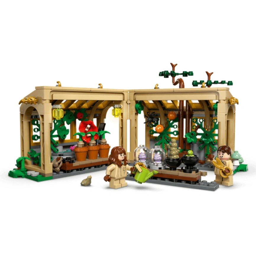 Конструктор LEGO Harry Potter Hogwarts Castle: Herbology Class 76445 фото 2